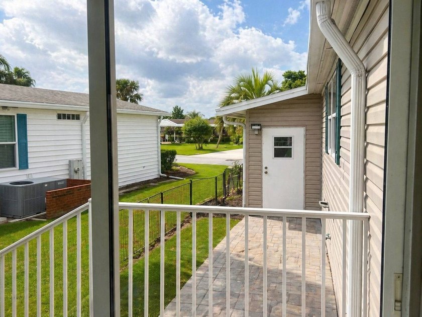REDUCED! Resort style living in 55 plus golf gated community - photo 8