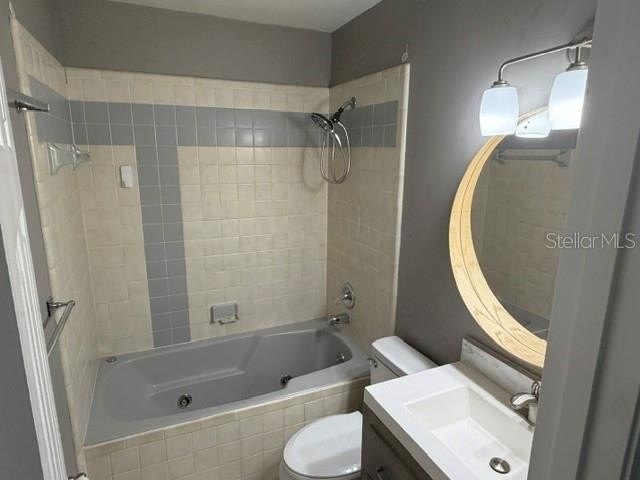 Nice 3 bedroom 2 bath with a double car garage and fireplace - photo 6