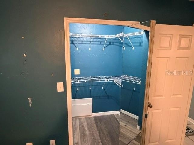 Nice 3 bedroom 2 bath with a double car garage and fireplace - photo 9