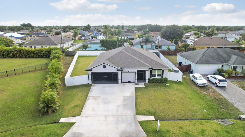 2024 Maranda Homes build featuring 4 bedrooms, 2 full bathrooms - photo 3