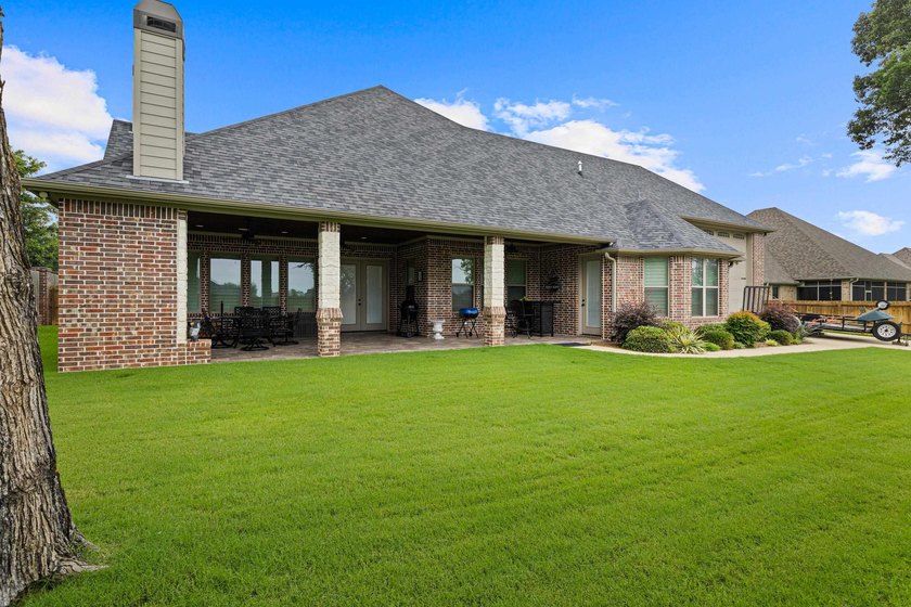 Exceptional custom-built 3-bedroom, 2 1/2 bath home designed - photo 37