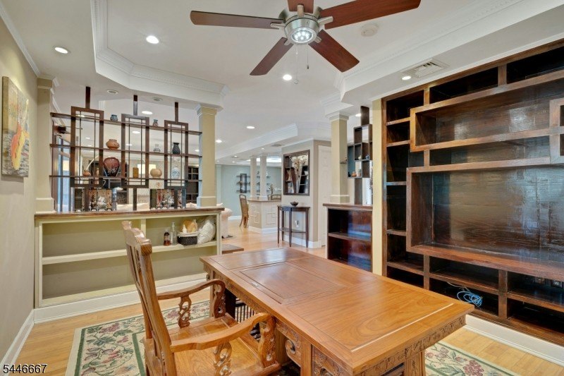 Welcome to a rare blend of classic colonial charm and - photo 9