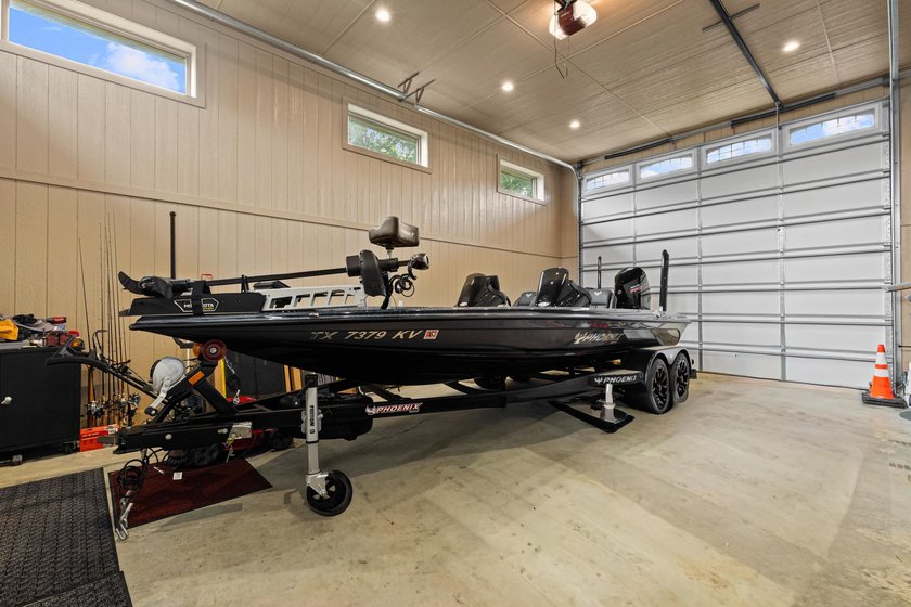 Exceptional custom-built 3-bedroom, 2 1/2 bath home designed - photo 41