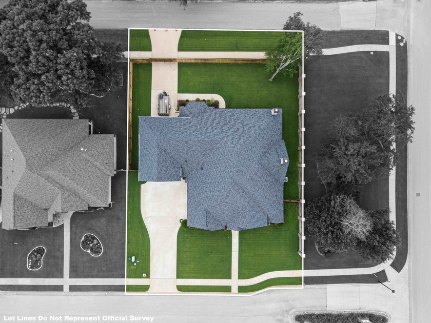 Exceptional custom-built 3-bedroom, 2 1/2 bath home designed - photo 43