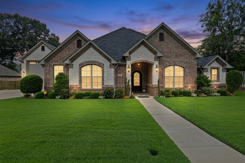 Exceptional custom-built 3-bedroom, 2 1/2 bath home designed - photo 46