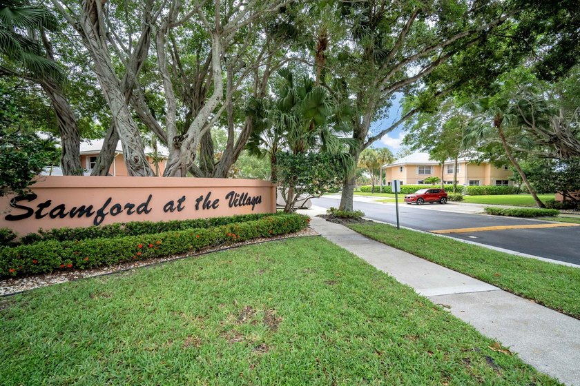 Tastefully upgraded 2-bedroom, 2.5-bath townhome in the - photo 2