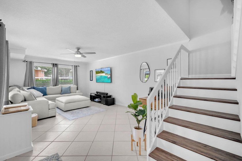 Tastefully upgraded 2-bedroom, 2.5-bath townhome in the - photo 6
