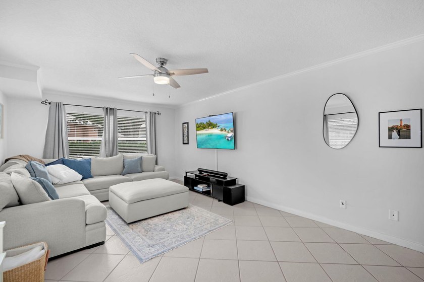 Tastefully upgraded 2-bedroom, 2.5-bath townhome in the - photo 7
