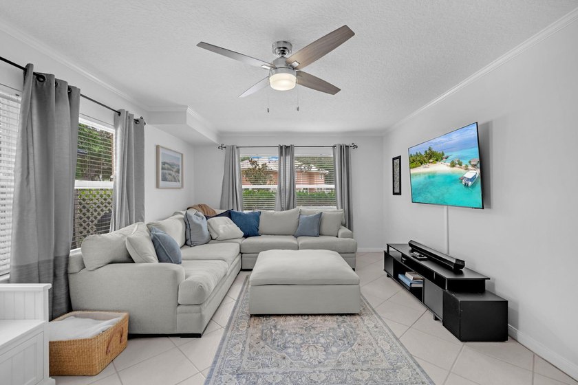 Tastefully upgraded 2-bedroom, 2.5-bath townhome in the - photo 8