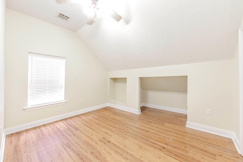 Looking for an investment, 1st time home buyer or looking to - photo 11