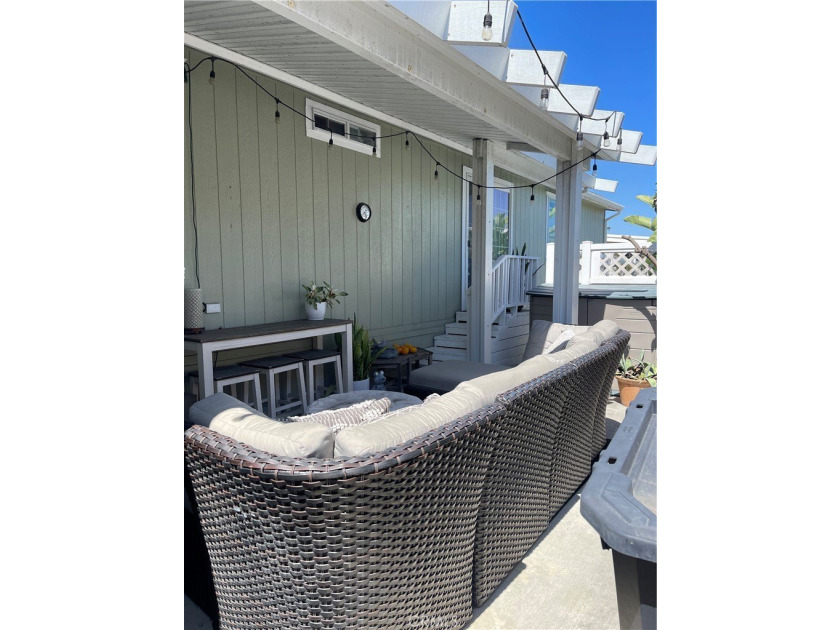 Welcome home to this beautifully maintained 2-bedroom, 2-bath - photo 11