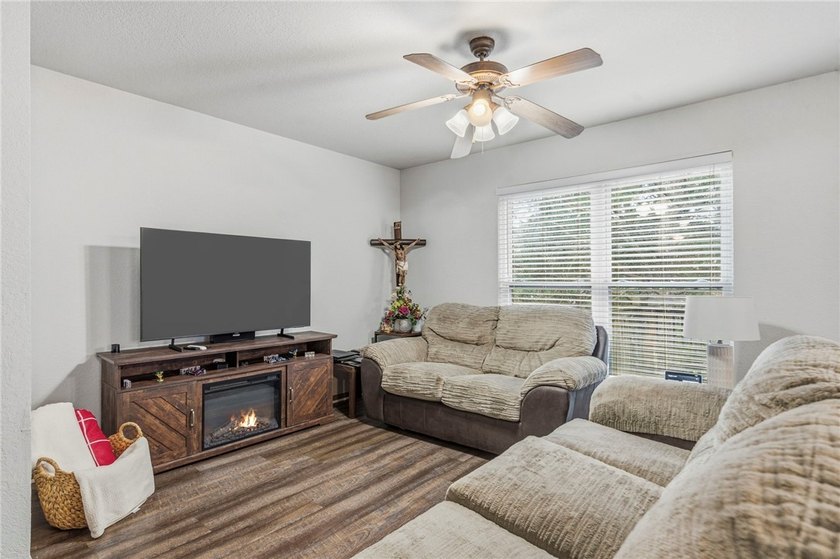 Investment opportunity in a highly desirable Fayetteville - photo 2