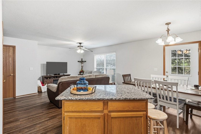 Investment opportunity in a highly desirable Fayetteville - photo 6