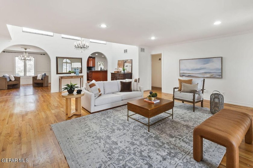 Set within Coronado Country Club Estates, just steps from - photo 4
