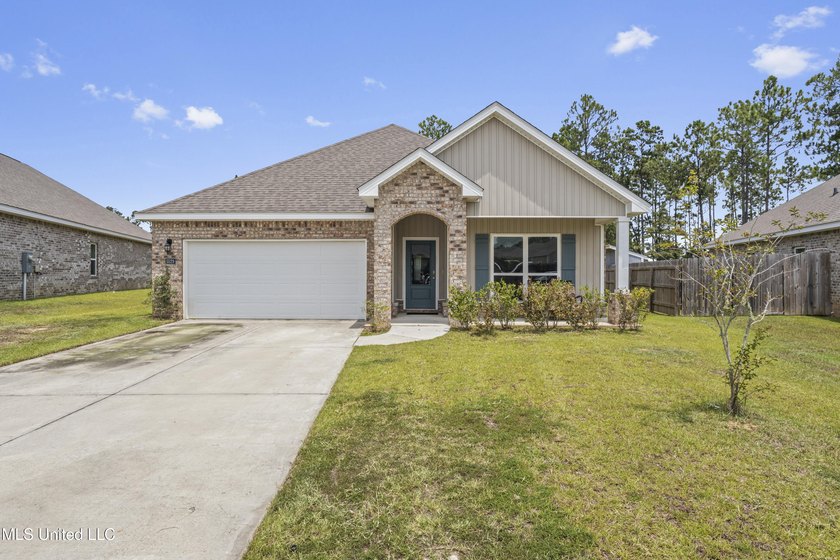 This practically brand-new home is hitting the market at a value - photo 4
