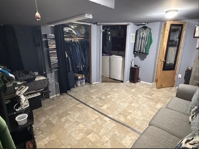 Welcome to this cozy and well-maintained 1-bedroom, 1.5-bathroom - photo 15