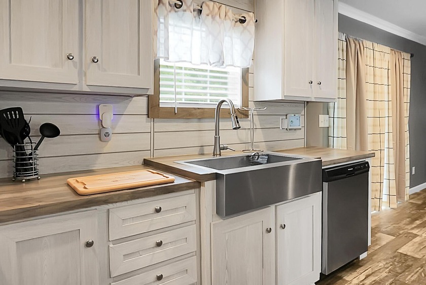 Welcome to this beautiful 4-bedroom, 2-bath home tucked away in - photo 17