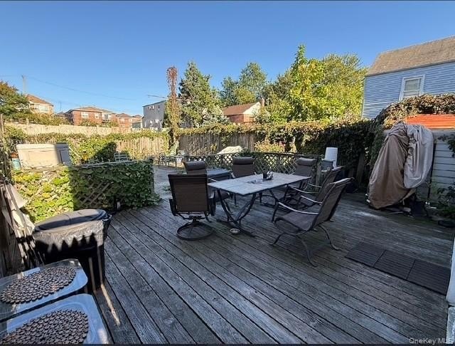 Welcome to this cozy and well-maintained 1-bedroom, 1.5-bathroom - photo 20
