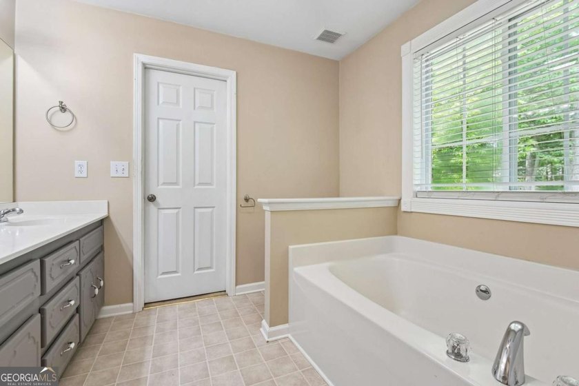Welcome home to this beautifully updated split-level retreat - photo 21