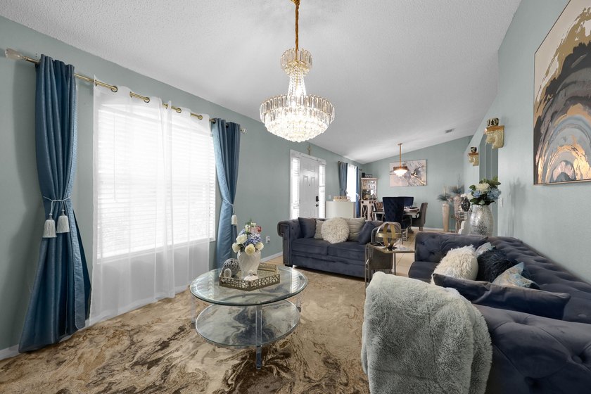 Spacious 3 bedroom, 2 bath CBS home offering just over 2,000 - photo 8