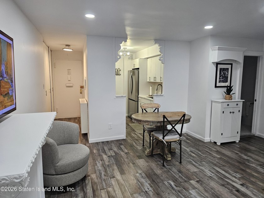 Welcome to 1000 Clove Road - The Fountains, a luxury high-rise - photo 33