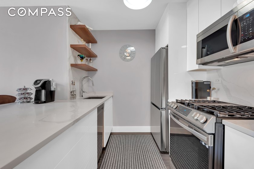 Sleek downtown style meets timeless Upper West Side living in - photo 4