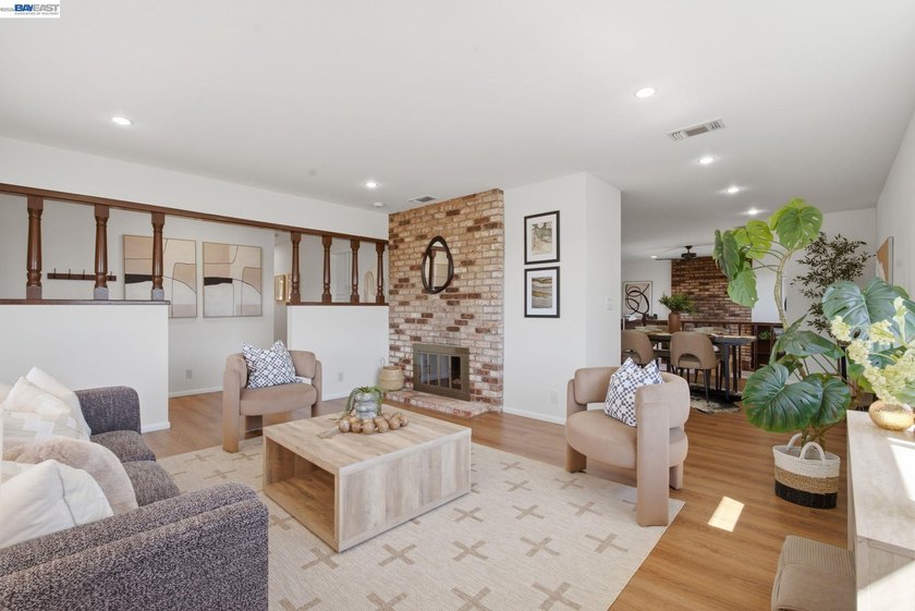 Welcome home to this beautifully positioned corner-lot property - photo 8