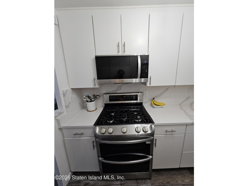 Welcome to 1000 Clove Road - The Fountains, a luxury high-rise - photo 38