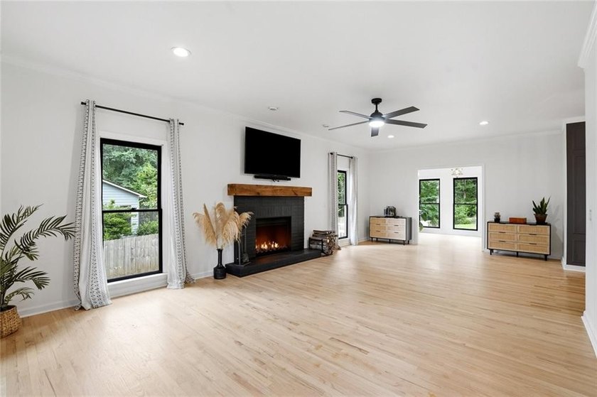 Make a splash at 421 Eagle Ridge Trail, where outdoor living - photo 11