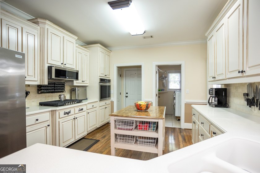 Welcome HOME! This custom-built dream home is absolutely - photo 12
