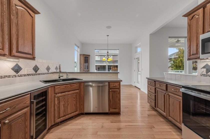 Beautiful Spokane Valley Home! This 4-bed, 3 bath home is - photo 12