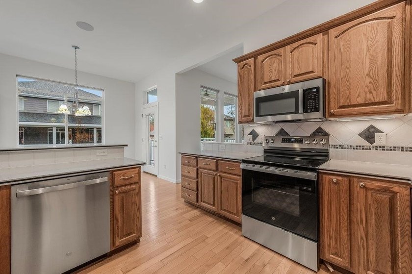 Beautiful Spokane Valley Home! This 4-bed, 3 bath home is - photo 13