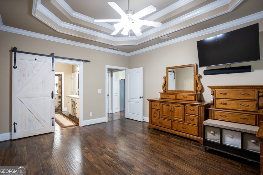 Welcome HOME! This custom-built dream home is absolutely - photo 20
