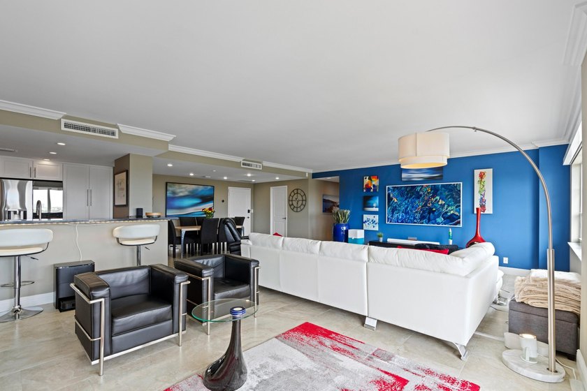 ABSOLUTELY GORGEOUS WATERFRONT CONDO | BREATHTAKING INTRACOASTAL - photo 6