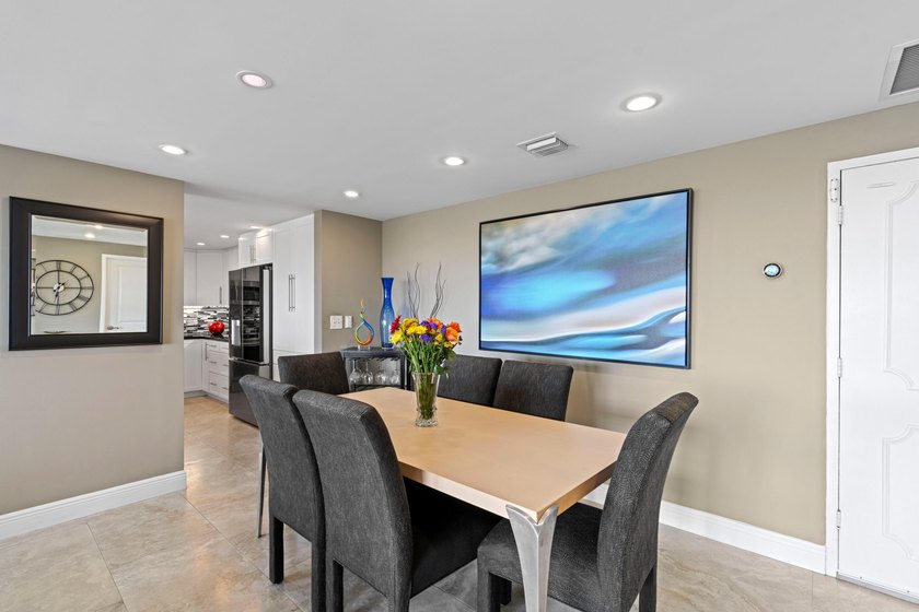 ABSOLUTELY GORGEOUS WATERFRONT CONDO | BREATHTAKING INTRACOASTAL - photo 10