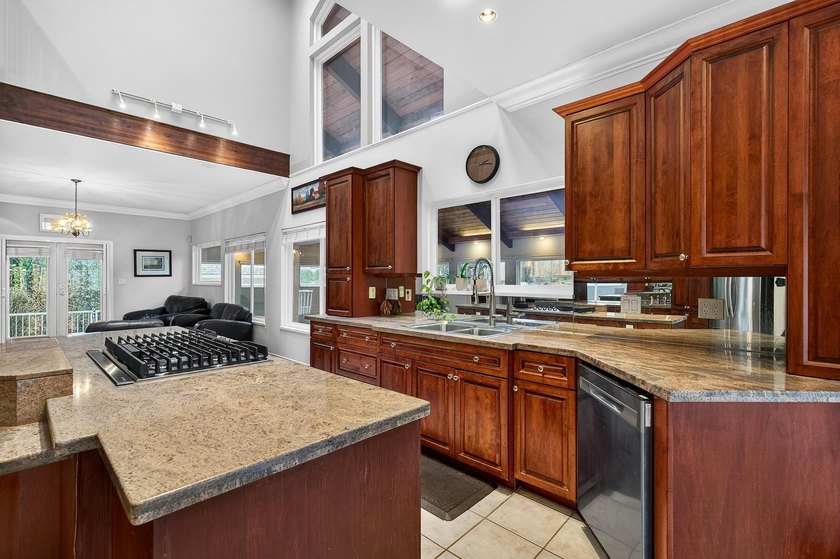 Nestled in prestigious Abbey Ridge in Fraser Heights, and just a - photo 13