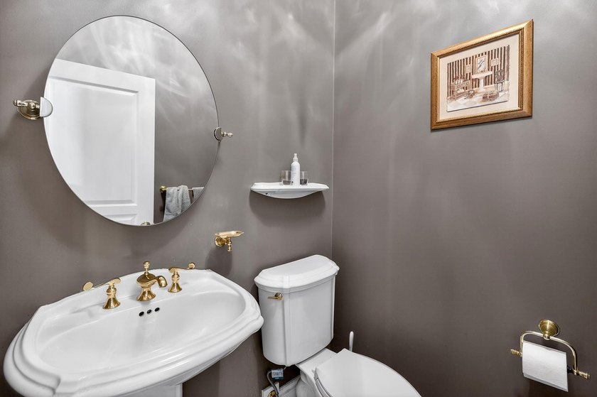 Nestled in prestigious Abbey Ridge in Fraser Heights, and just a - photo 17