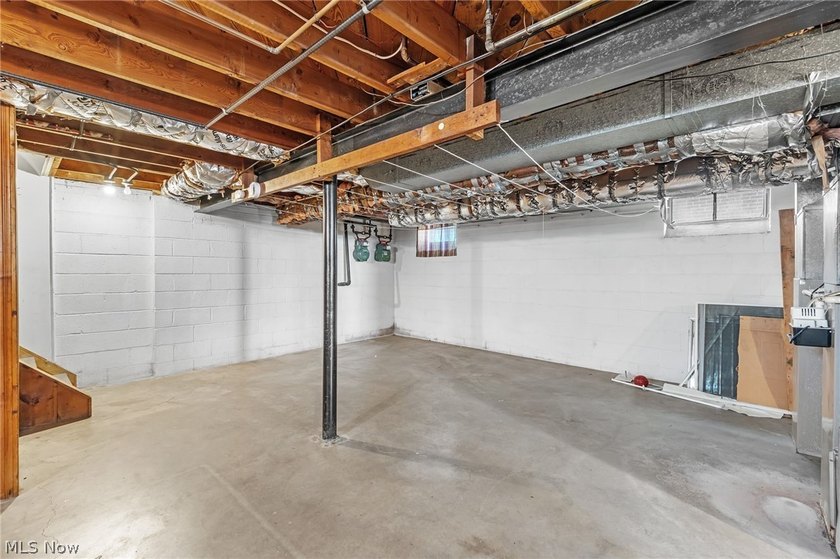 Welcoming 412 E 200th St to the Market! Fully occupied duplex in - photo 17