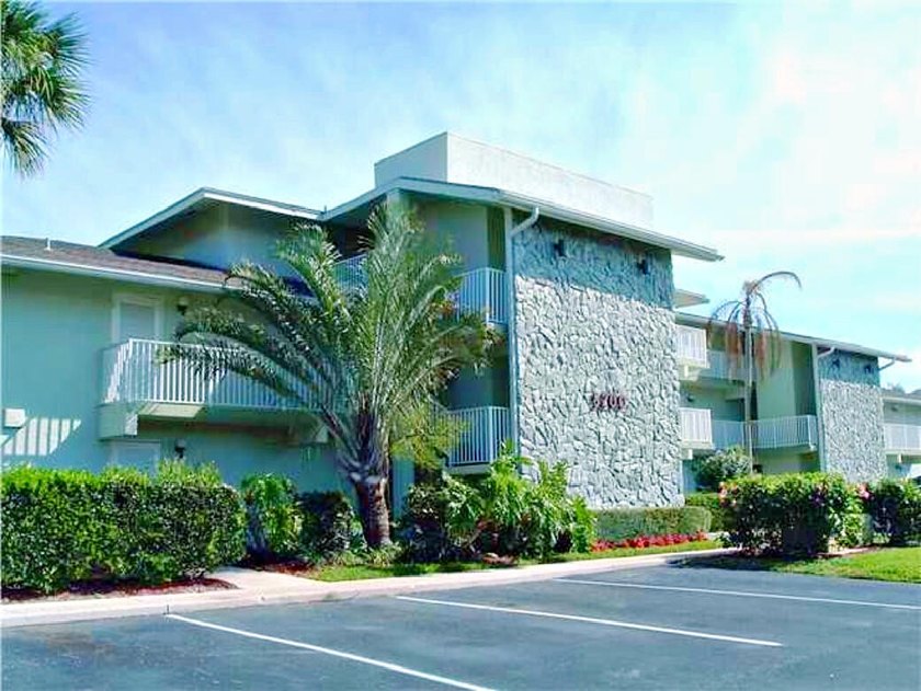 Beautiful 1-bedroom 1-bath furnished * Golf Villa* condo at - photo 7