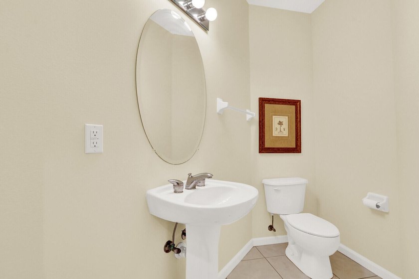 Welcome to this beautifully maintained ground-floor 2-bedroom, 2 - photo 17