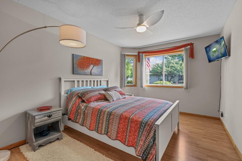 Very peaceful setting for this one level end unit townhome - photo 20