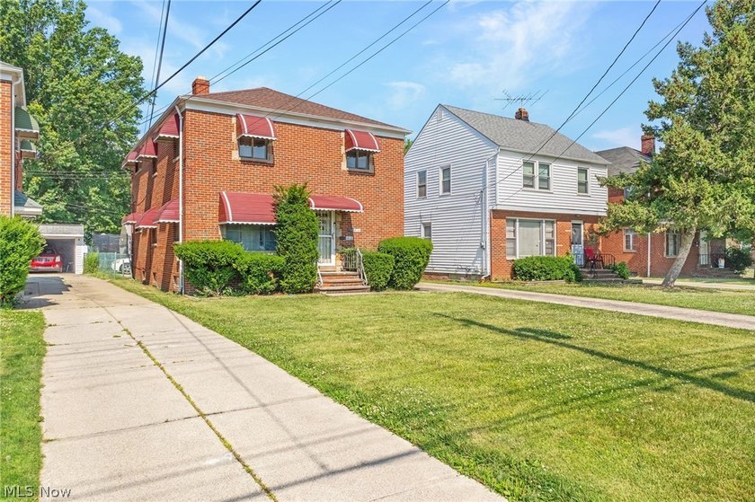 Welcoming 412 E 200th St to the Market! Fully occupied duplex in - photo 21