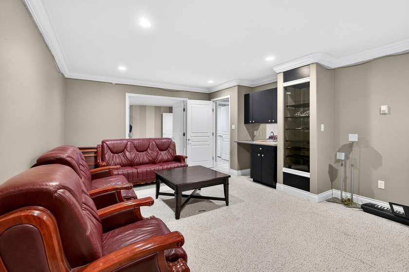 Nestled in prestigious Abbey Ridge in Fraser Heights, and just a - photo 35