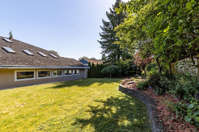 Nestled in prestigious Abbey Ridge in Fraser Heights, and just a - photo 39