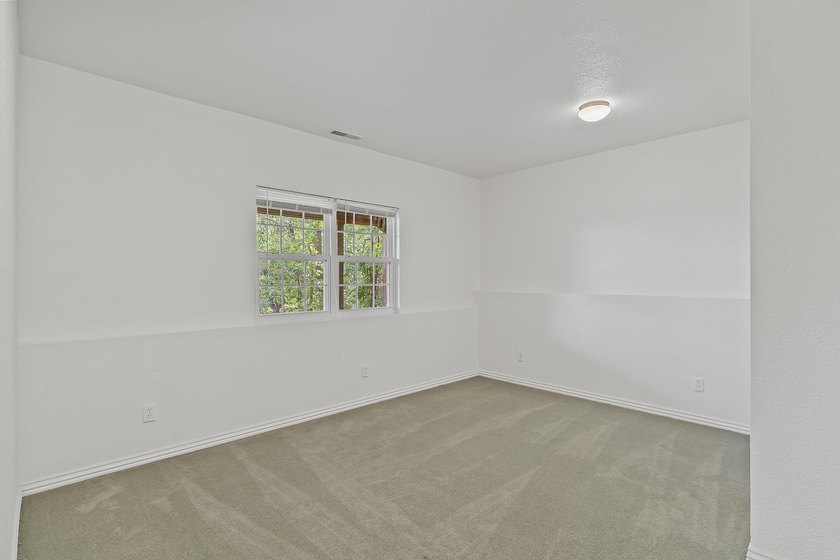 Enjoy lake life in this beautiful 4-bedroom, 3 bath home with a - photo 42