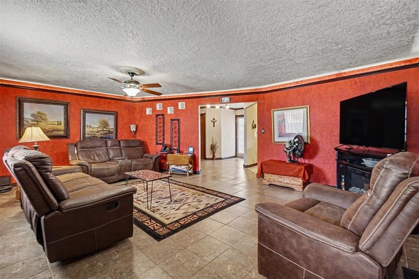 Welcome home to this charming 3-bedroom, 2-bath brick home in - photo 7
