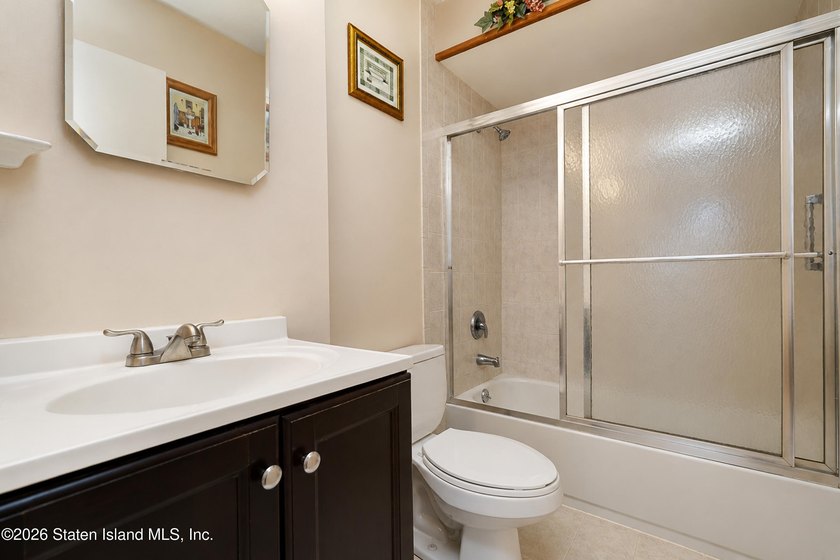 Welcome to 88 East Macon Avenue, a spacious 18-foot-wide - photo 15