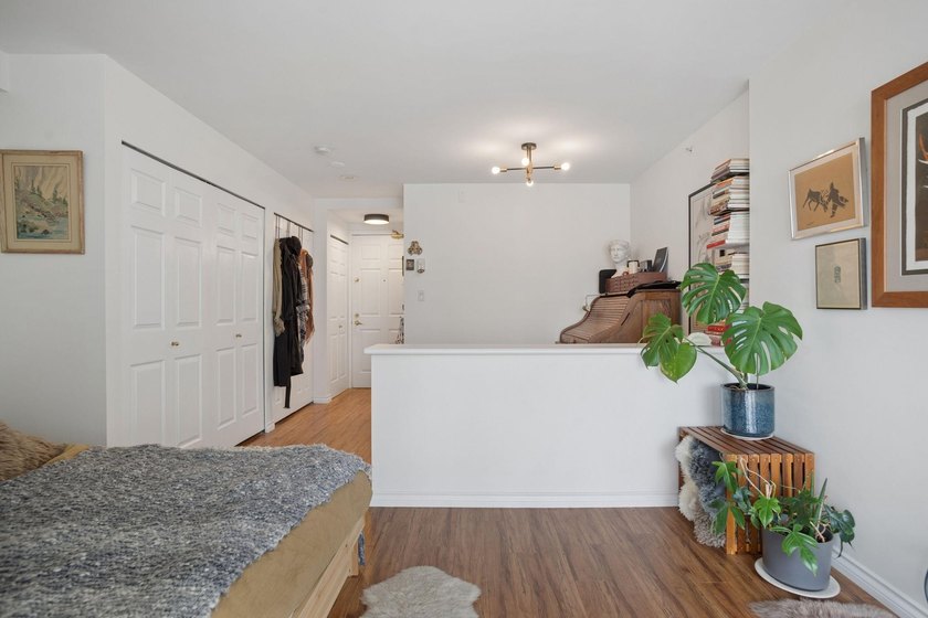 Welcome to Park Plaza in Yaletown! Located directly on Emery - photo 7