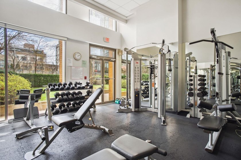Welcome to Park Plaza in Yaletown! Located directly on Emery - photo 9