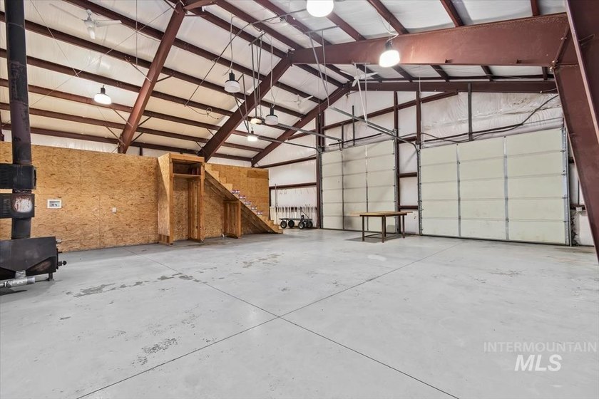 Fantastic Views! This beautiful home offers 3 bedrooms, 3 - photo 33